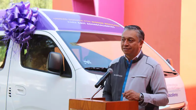 ENTREGA DE CAMION NISSAN AL CRIT